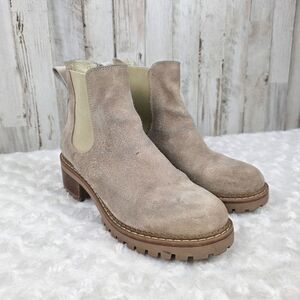 Bertuchi Tan Suede Chelsea Boots Size 7.5